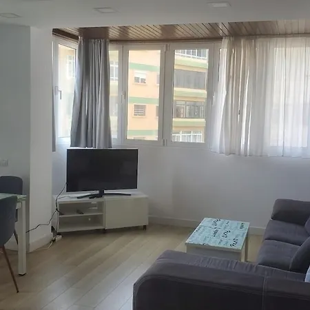 Downtown Palmas, Steps From Canteras *