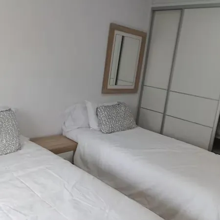 Downtown Palmas, Steps From Canteras *